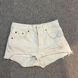 Levis Womens Denim 501 short in Whiteboard size 24